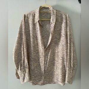FLASH SALE: BUNDLE 4 ITEMS OR MORE FOR $5 EACH // Abercrombie Patterned Satin